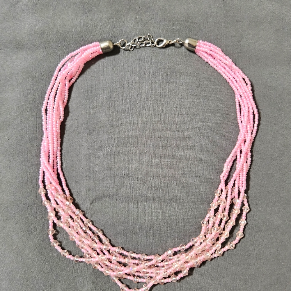 Soft pink small beads necklace.